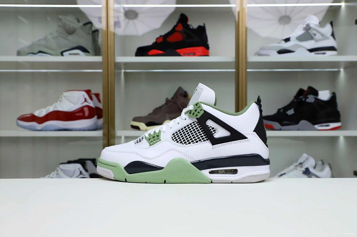 4 AIR JORDAN 